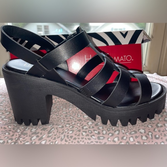 Hot Tomato Shoes - NIB•Hot Tomato Chunky Heel Sandals •Size 9W